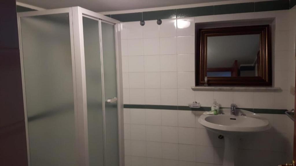 Park House Mini Apartment มอนเดลโล ภายนอก รูปภาพ
